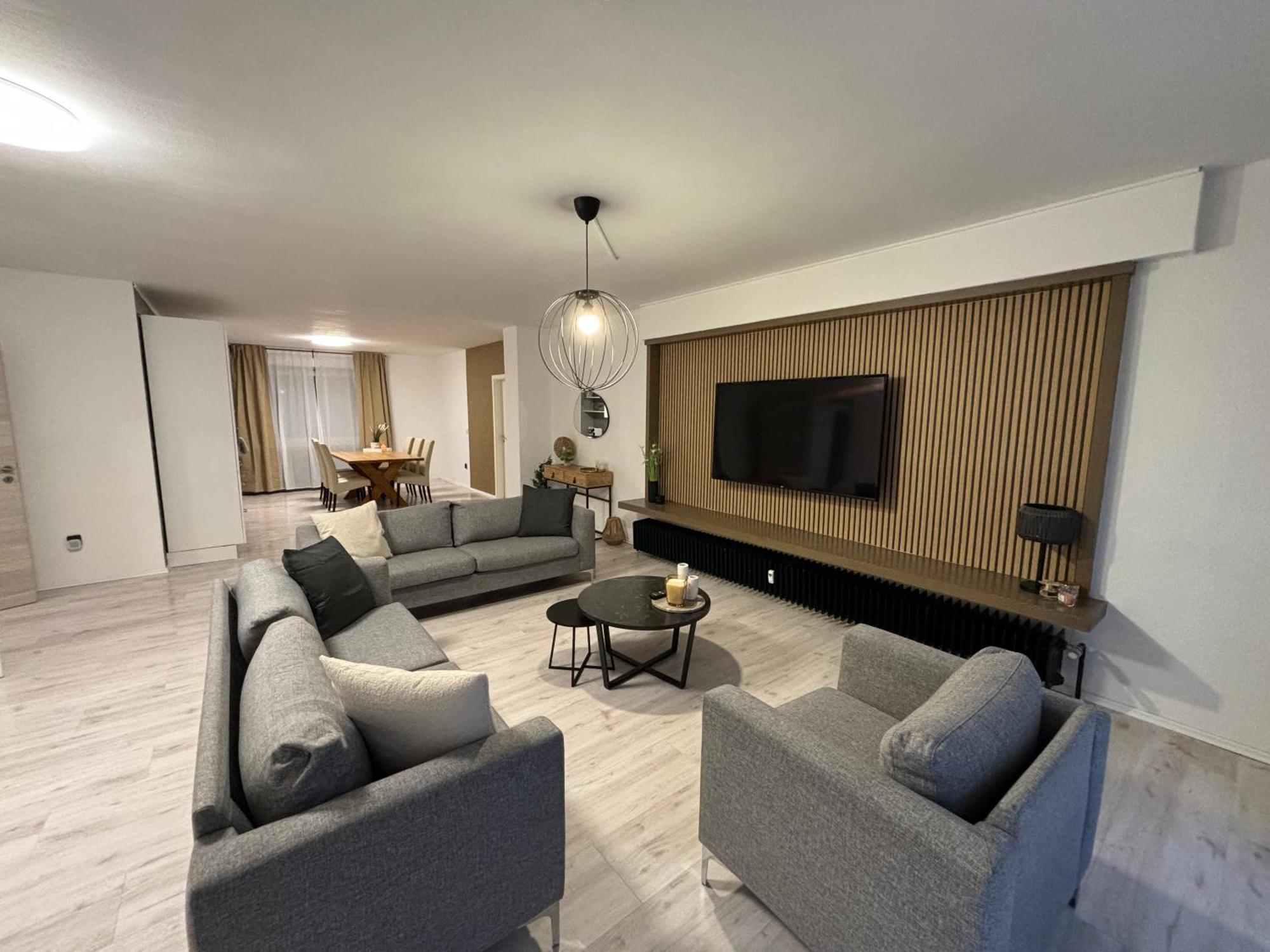140Qm - 4 Zimmer- Parkplatz - Autobahn - Blauer See - Mallibase Apartments 加尔布森 外观 照片